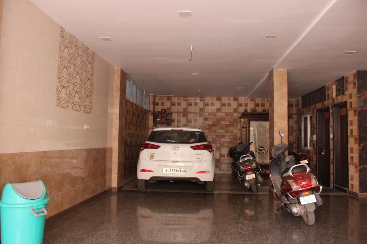 Maruti Group Of Hotels - Shri Naman Nāthdwāra Kültér fotó