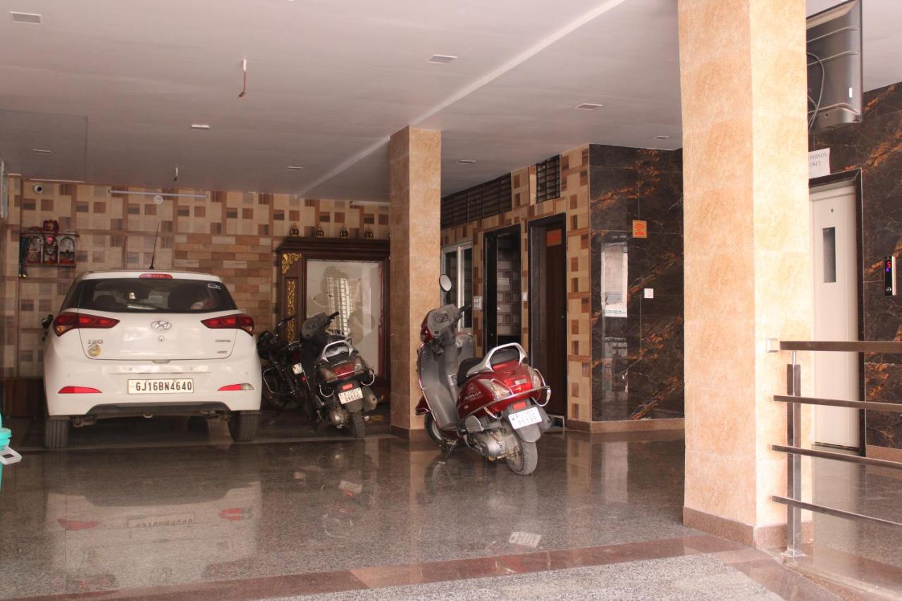 Maruti Group Of Hotels - Shri Naman Nāthdwāra Kültér fotó