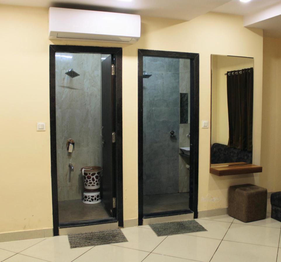 Maruti Group Of Hotels - Shri Naman Nāthdwāra Kültér fotó