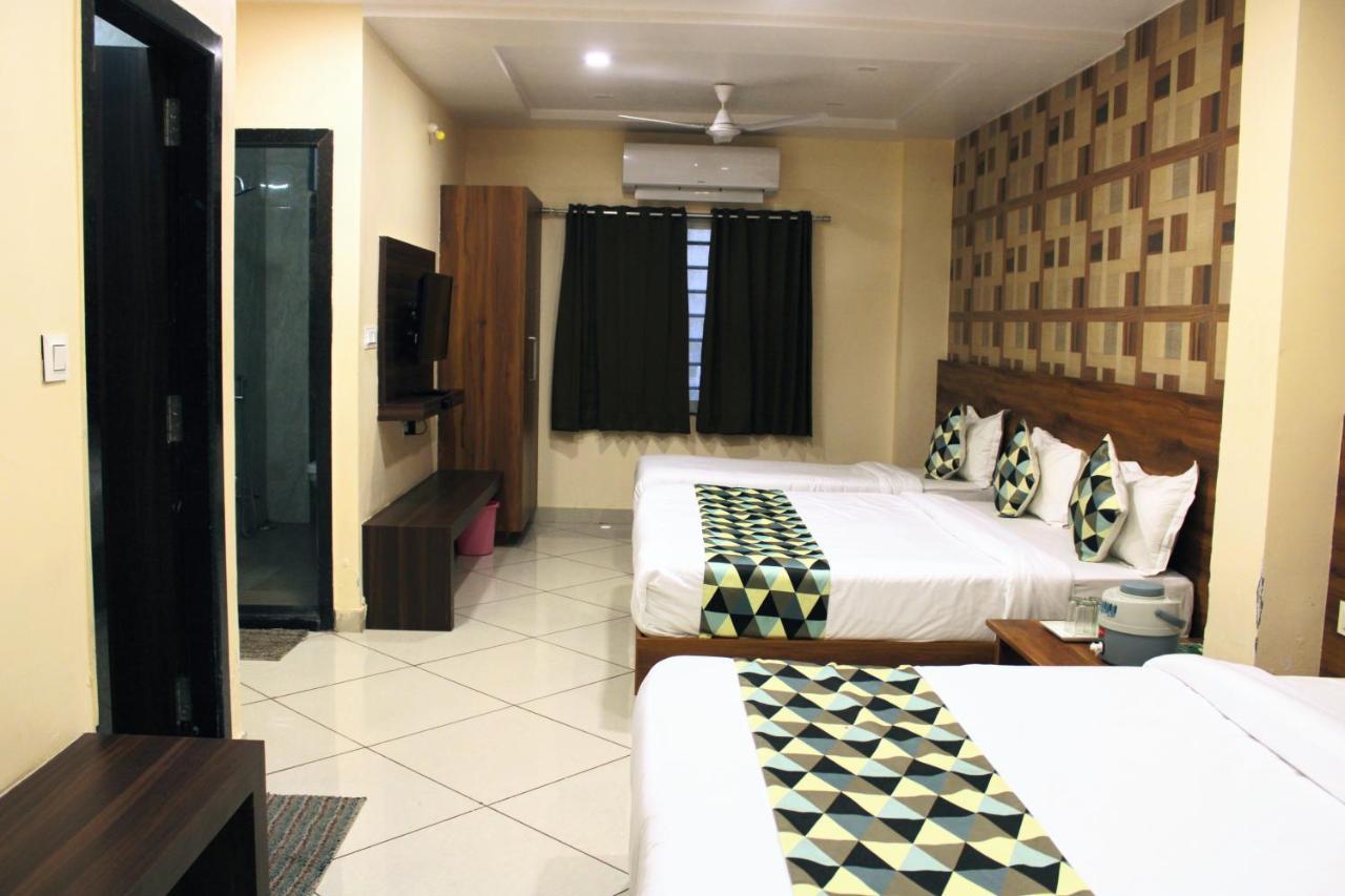 Maruti Group Of Hotels - Shri Naman Nāthdwāra Kültér fotó