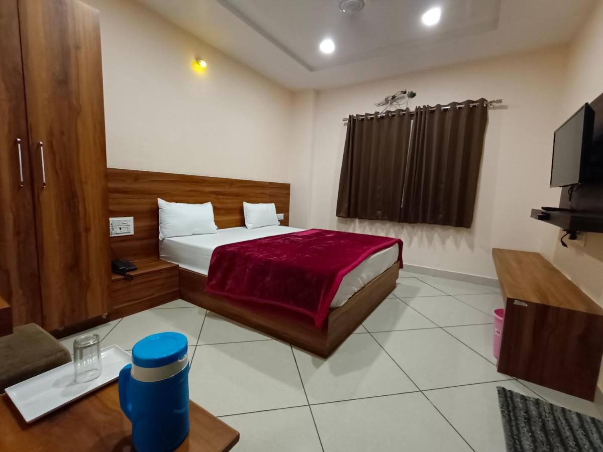 Maruti Group Of Hotels - Shri Naman Nāthdwāra Kültér fotó