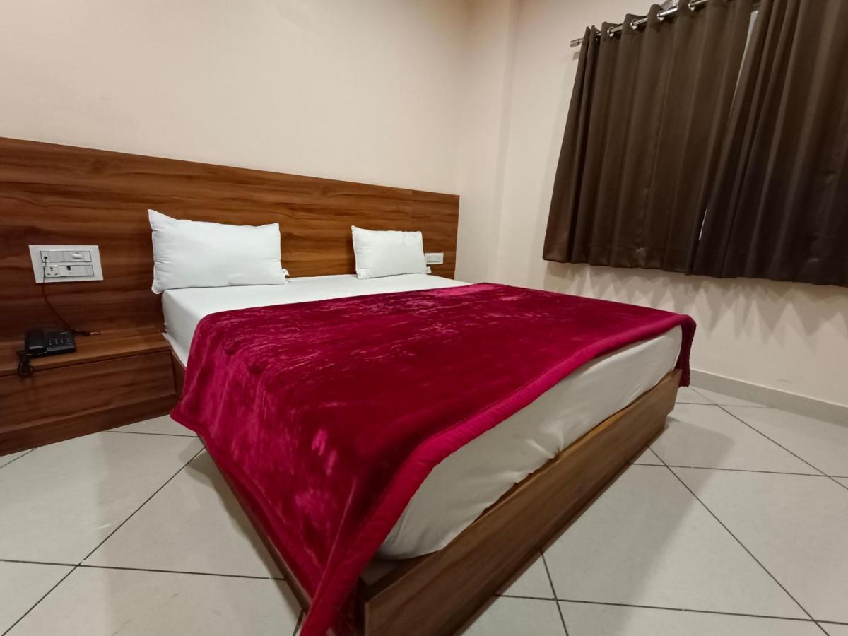 Maruti Group Of Hotels - Shri Naman Nāthdwāra Kültér fotó