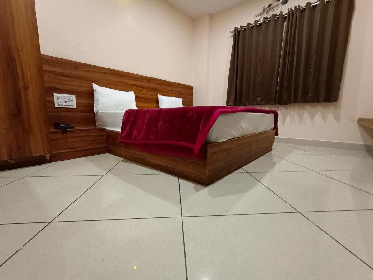 Maruti Group Of Hotels - Shri Naman Nāthdwāra Kültér fotó