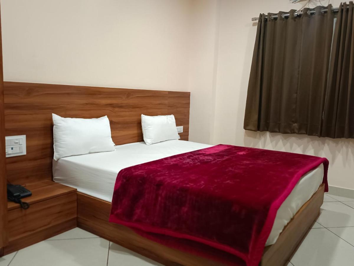 Maruti Group Of Hotels - Shri Naman Nāthdwāra Kültér fotó