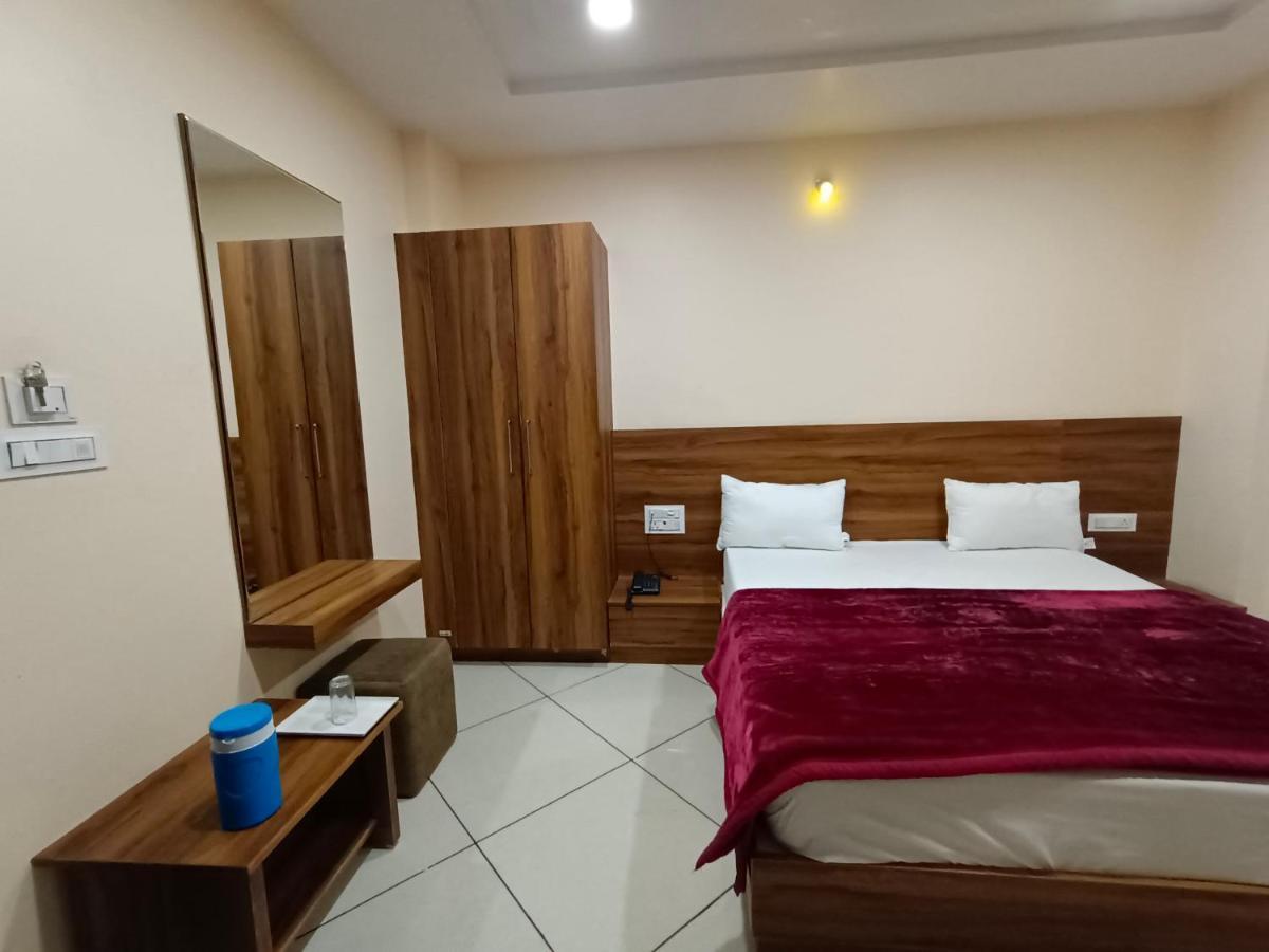 Maruti Group Of Hotels - Shri Naman Nāthdwāra Kültér fotó