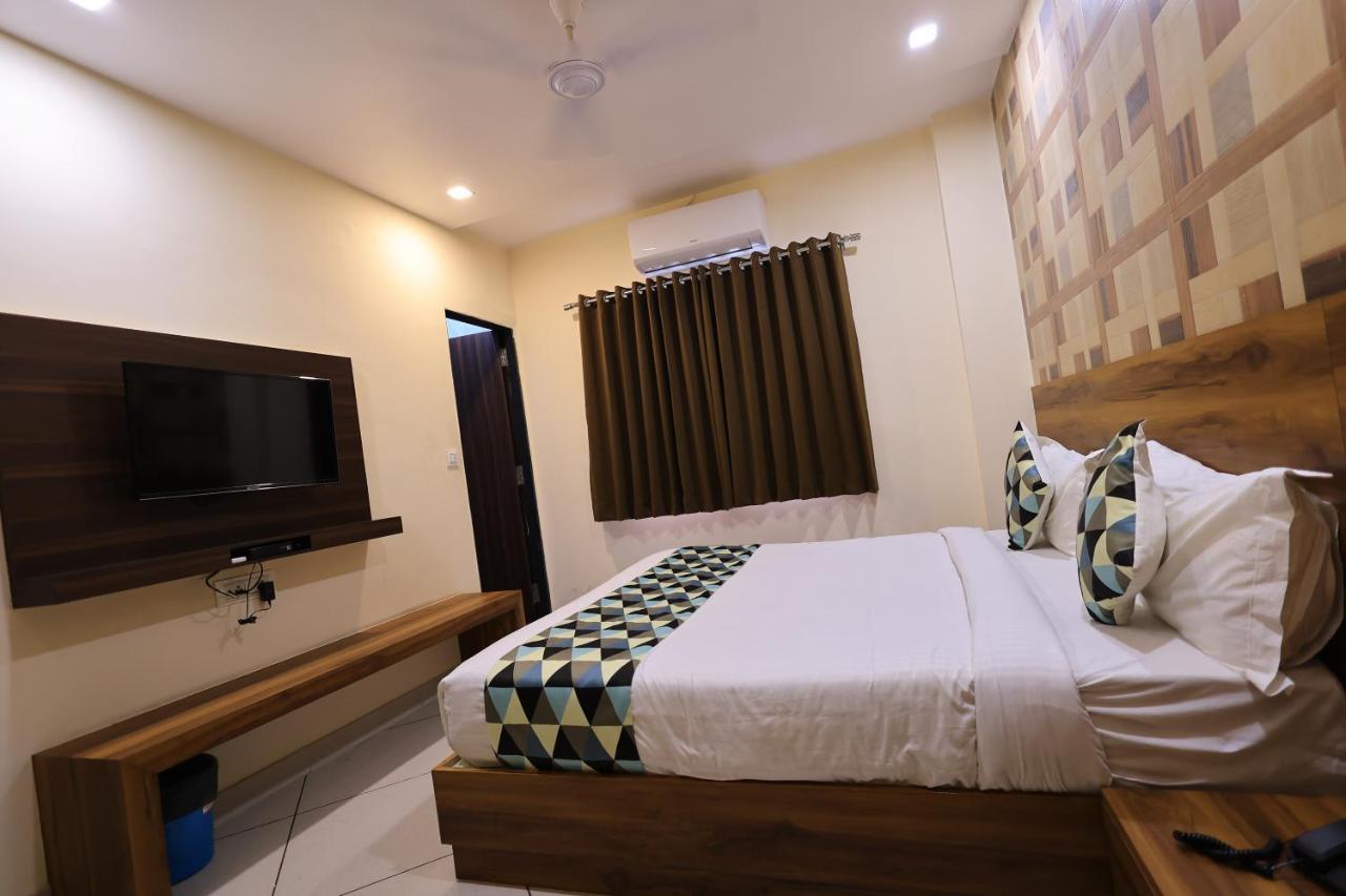 Maruti Group Of Hotels - Shri Naman Nāthdwāra Kültér fotó