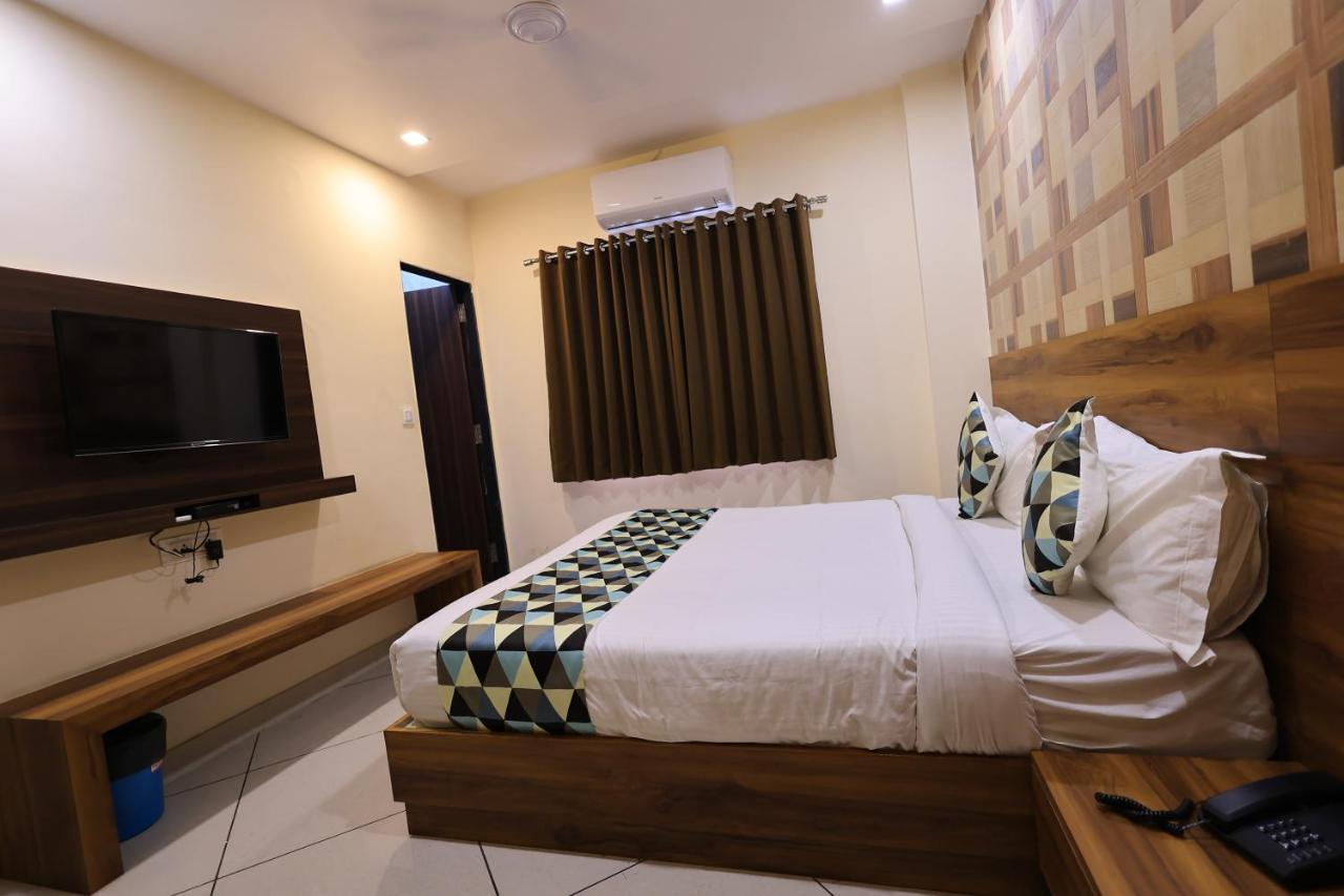 Maruti Group Of Hotels - Shri Naman Nāthdwāra Kültér fotó