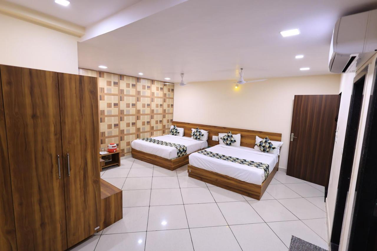 Maruti Group Of Hotels - Shri Naman Nāthdwāra Kültér fotó