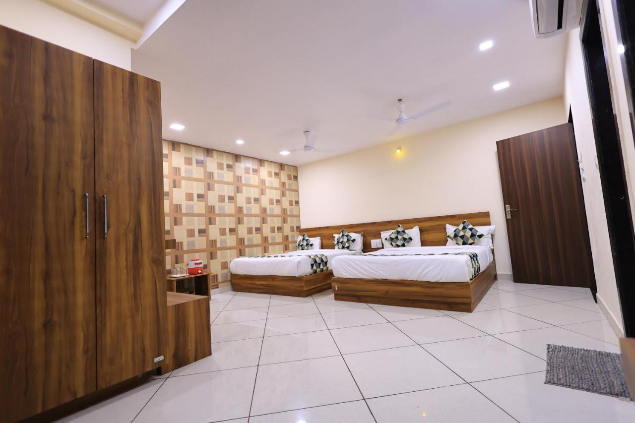 Maruti Group Of Hotels - Shri Naman Nāthdwāra Kültér fotó