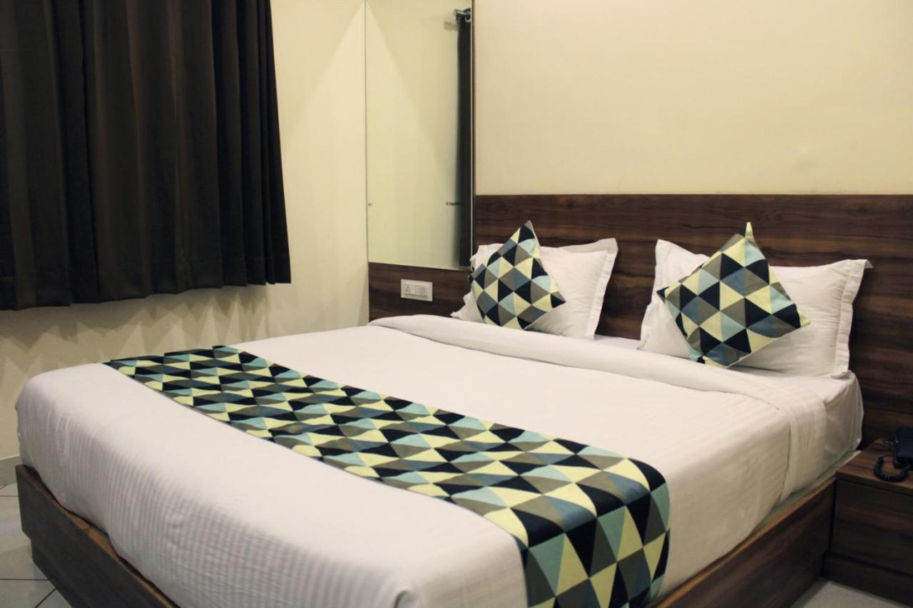 Maruti Group Of Hotels - Shri Naman Nāthdwāra Kültér fotó
